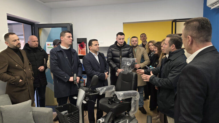 606d3af7ee4feed1092e6a5a1182079dbe3eddacf21667f005e524ceda594a6d