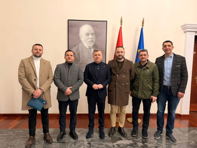 f1b55046-6cc9-4884-aa42-96c3fd194799