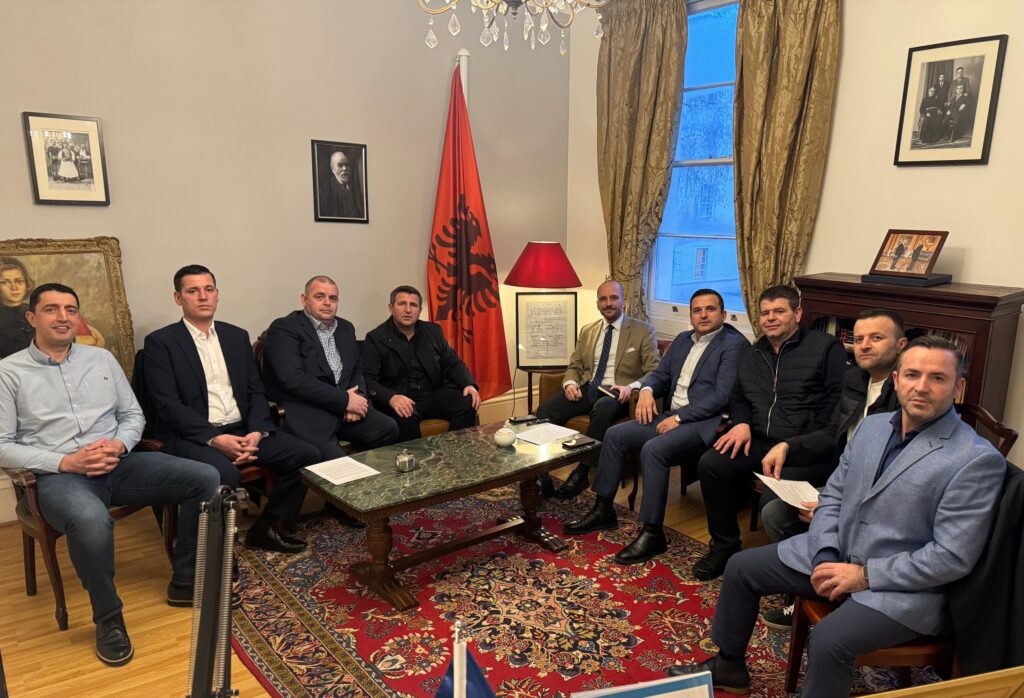 DIASPORA HASJANE NGRE ZËRIN KUNDËR NDARJES SË HASIT. TAKIM ME AMBASADORIN FERIZI, KËRKOHET RUAJTJA E INTEGRITETIT HISTORIK DHE ADMINISTRATIV